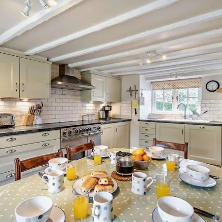 3 Bed In Ulverston Oc-91779 *